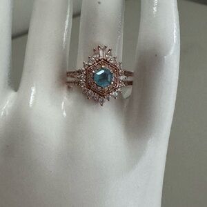 Elegant Blue and Gold Women's Ring sz8